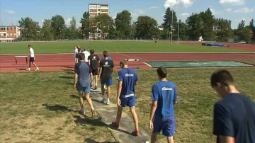 Zlínští volejbalisté se na sezonu připravují na atletickém ovále a v posilovně
