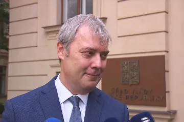 Ještě nenastoupil, už se omlouvá. Tuleja publikoval v potenciálně predátorských časopisech