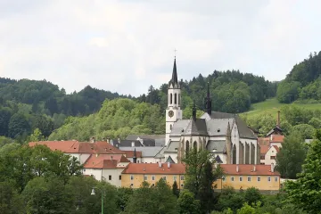 Cisterciáci z Vyššího Brodu mají šanci na vrácení dalších pozemků