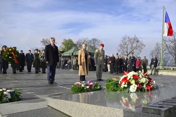 Hrdinství válečných veteránů uctili lidé v Česku i v zahraničí