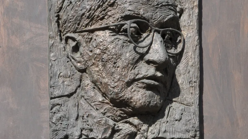 Pamětní deska George Placzeka na náměstí Svobody v Brně