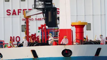Evakuace výletní lodi MV Hondius, na které se objevil hantavirus