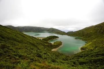Nespočet odstínů zelené Azorských ostrovů