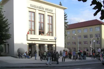 AVÍZO: Lounské divadlení