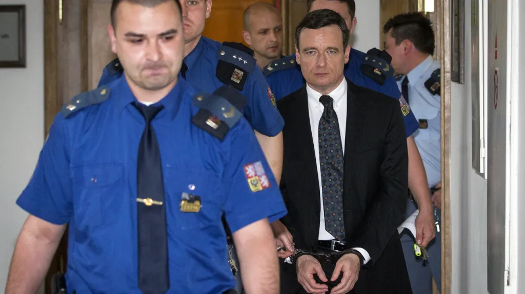 Policie vede Davida Ratha k soudu