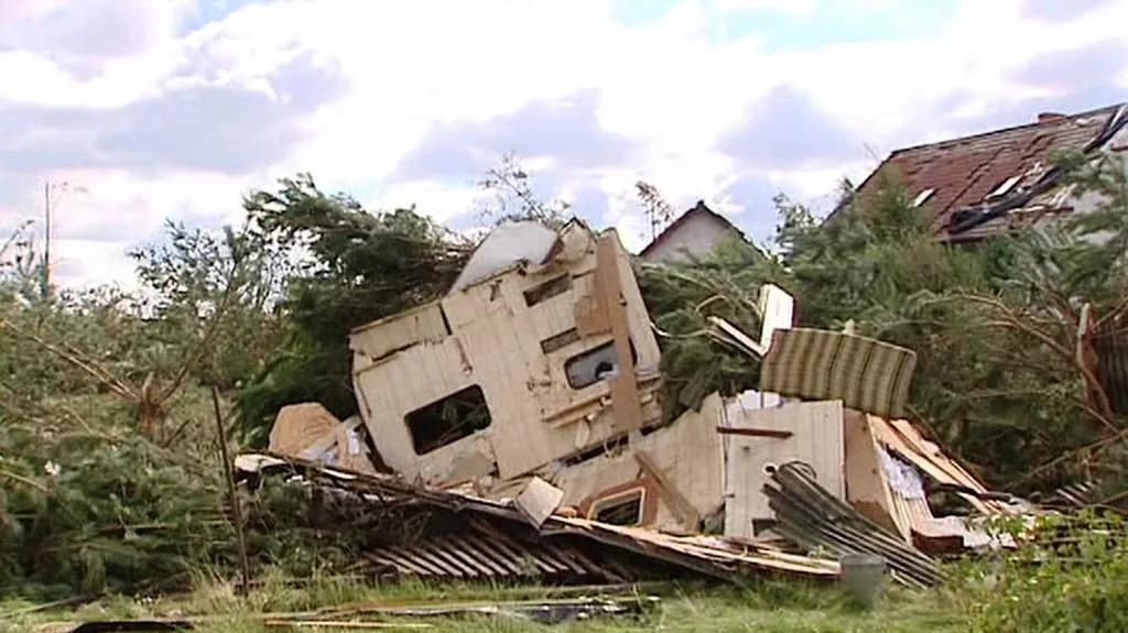 Následky tornáda v Polsku