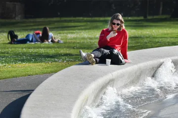 Rekordy přepsala třetina stanic. Ve čtvrtek znovu až 18 stupňů Celsia, v pátek zlom