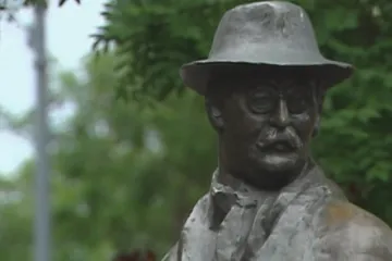 Postavil se Sovětům, skončil na popravišti. Teď socha maďarského vůdce zmizela