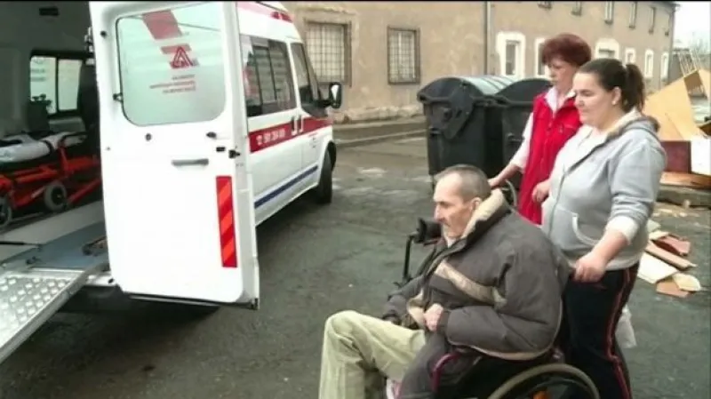 Podivný chudobinec opustili další lidé