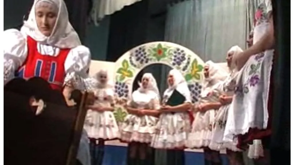 Ženský pěvecký sbor při vystoupení