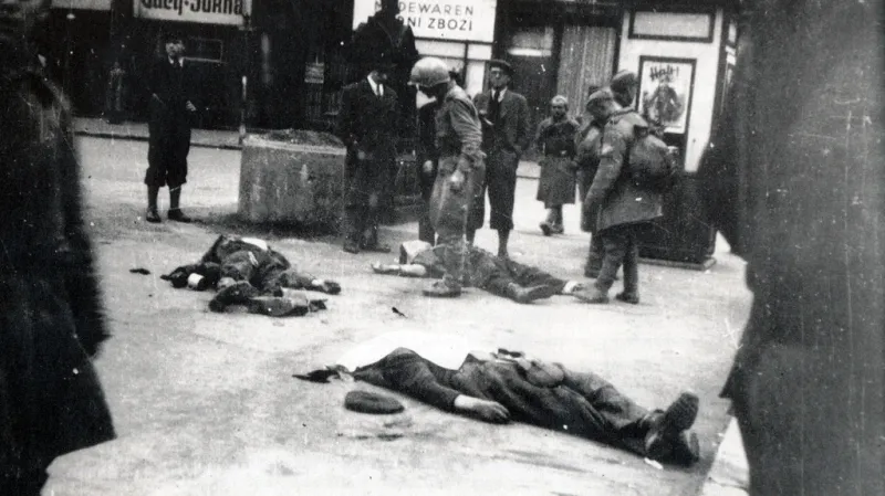 Mrtví civilisté v centru Ostravy