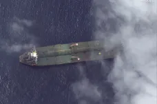 Íránský tanker je podle satelitních snímků u syrského přístavu Tartús, píše AP