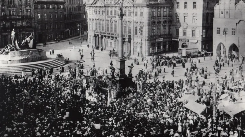 Mariánský sloup a pomník Mistra Jana Husa