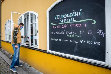 Senátoři schválili příspěvek 25 tisíc pro podnikatele, zákon už podepsal i prezident