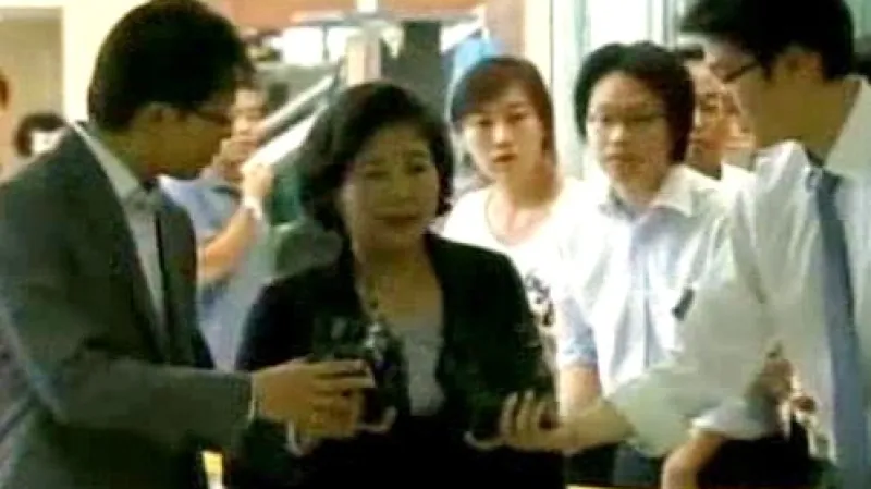 Předsedkyně Hyundai Group Hjon Čong-un na návštěvě v Severní Koreji