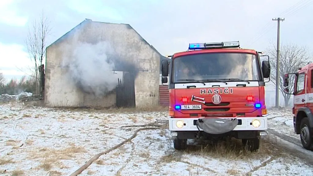 Požár kravína v Kladně u Hlinska