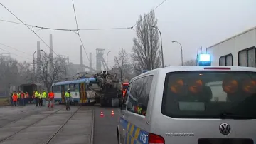 Srážka tramvaje s nákladním autem