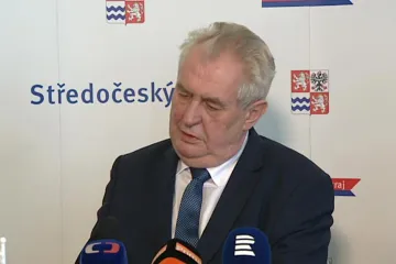 Prezident chtěl krajské volby 14. a 15. října, podle vnitra ale musí být dříve