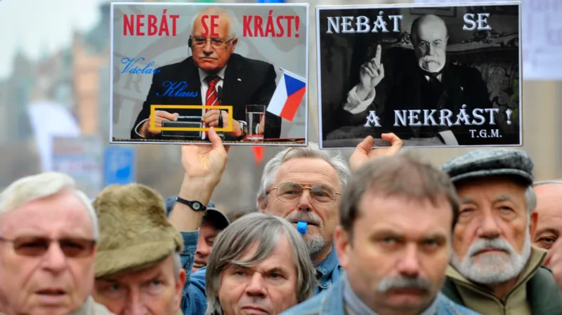 Pražská protivládní demonstrace odborů a občanských iniciativ