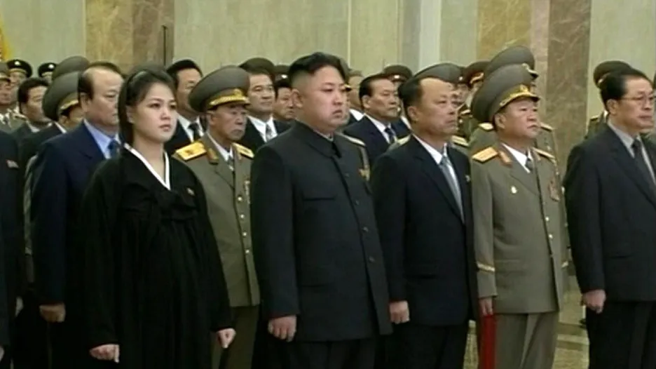 Manželka Kim Čong-una zřejmě s těhotenským bříškem