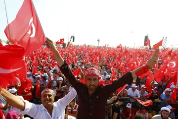 Znovuzavedení trestu smrti bych podepsal, nabídl Erdogan milionu svých příznivců
