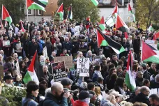 Lidé v evropských městech vyjadřovali podporu Palestincům a požadovali příměří