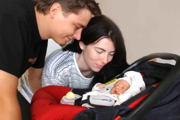 Slíbené zvýšení rodičovské má stát 3,5 miliardy. Nevím, kde je vezmeme, říká Schillerová