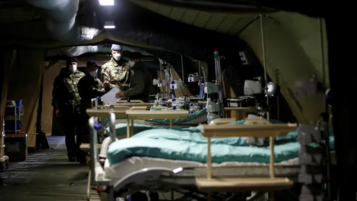Francouzská armáda zřídila polní nemocnici u města Mylhúzy