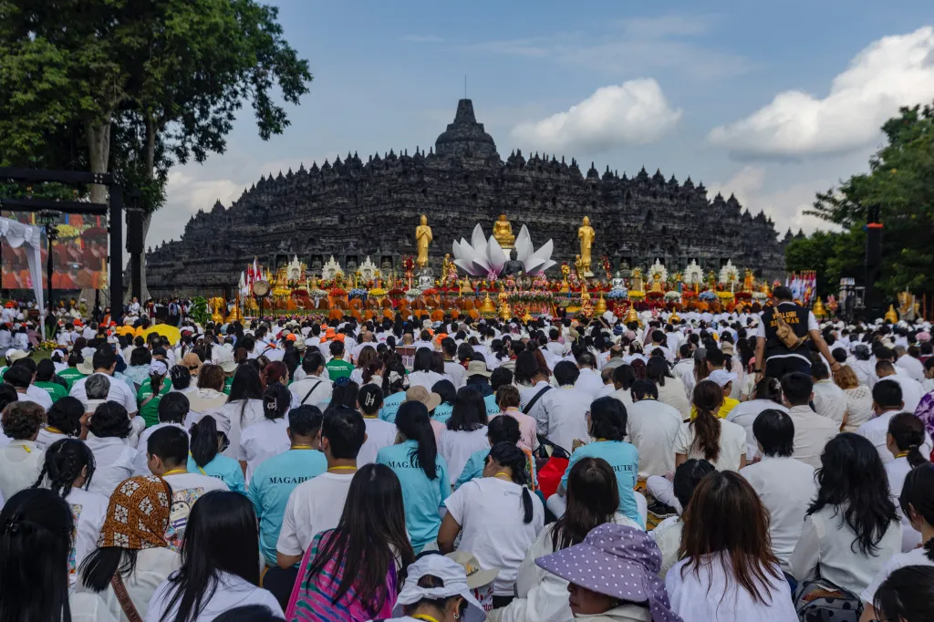 Buddhisté oslavili svátek Vesak, den narození Buddhy