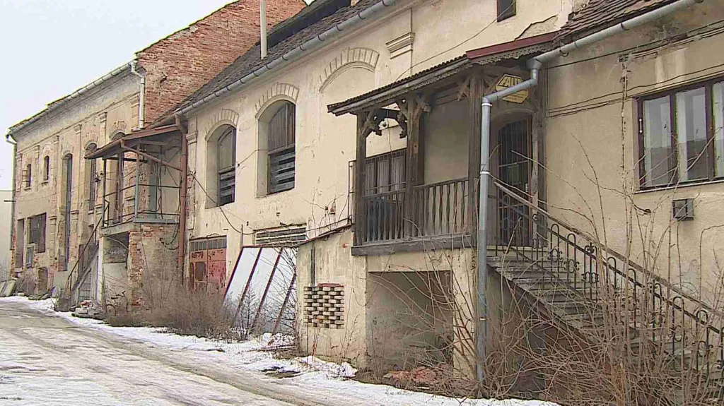 Spor o bývalý pivovar v centru města trvá roky