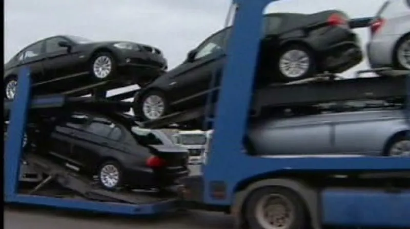 Pokles prodeje aut v EU klesl