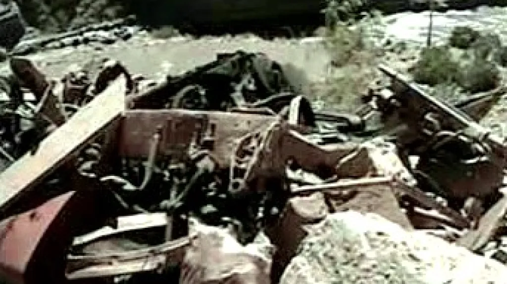 Trosky vozu po havárii