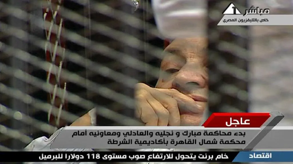Husní Mubarak při zahájení procesu
