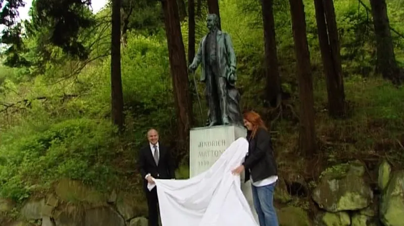 Odhalení sochy Jindřicha Mattoniho