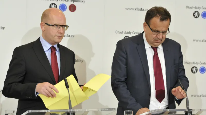 Předseda vlády se kvůli Aircraft Industries sejde s ministrem obchodu i ministrem zahraničí