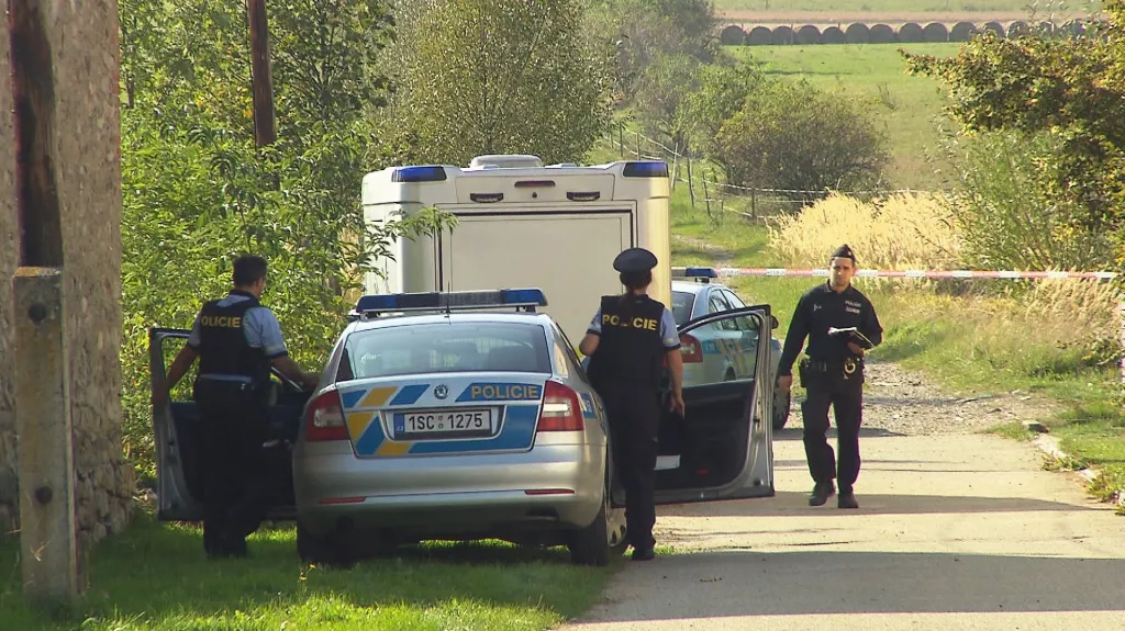 Policie vyšetřuje střelbu v Jankovské Lhotě na Benešovsku