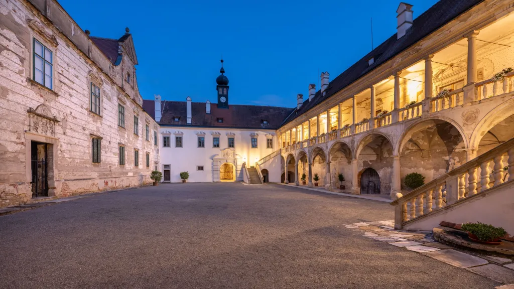 Zámek Uherčice je hlavním centrem Hradozámecké noci 2025