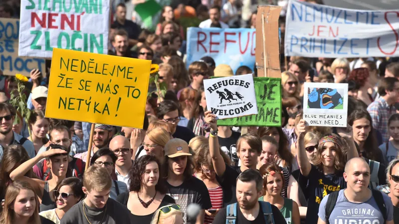 Na stejném místě se sešli také odprůci xenofobie
