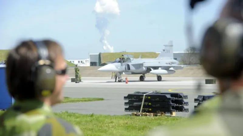 Bývalý pilot gripenu: Dráha v Čáslavi je dostatečně dlouhá