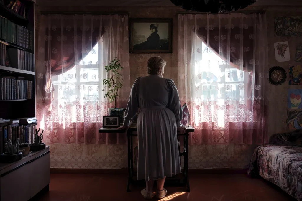 Nominace v sekci soubor: Tatsiana Tkachova se sérií Between Right and Shame (Mezi pravdou a studem). Běloruské zákony o potratech umožňují ukončení těhotenství za určitých okolností až ve 28. týdnu, což zemi řadí mezi nejliberálnější v Evropě