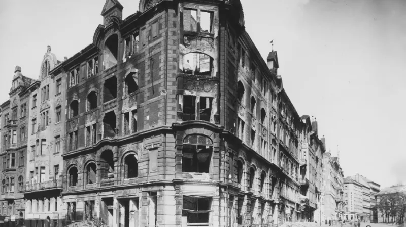 Průvodce protektorátní Prahou