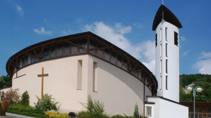 Farní kostel Svaté Rodiny v Luhačovicích