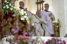 Papež František v poselství Urbi et Orbi vyzval k míru na Ukrajině