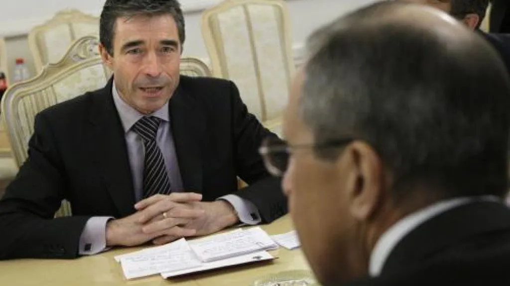 Anders Fogh Rasmussen a Sergej Lavrov