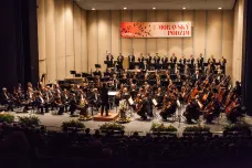 Brněnská filharmonie natáčí symfonii rakouského skladatele Larchera. Hudebníci zahrají na papír, hrnec i kontrabas klarinet