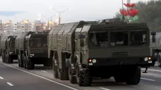 Ilustrační foto - ruské systémy Iskander na přehlídce v Minsku (2014)