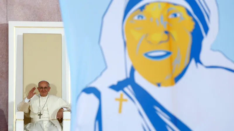 František během návštěvy Albánie v žertu poznamenal, že by se Matky Terezy bál, kdyby byla jeho nadřízenou.