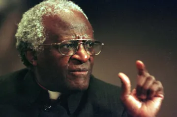 Zemřel Desmond Tutu, lídr pokojného odporu vůči jihoafrickému apartheidu