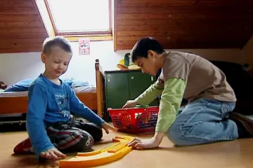 Kraj potřebuje tři sta pěstounů. V ústavech čekají stovky dětí