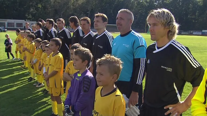 Veteráni ze stříbrné anglické party fotbal stále umí